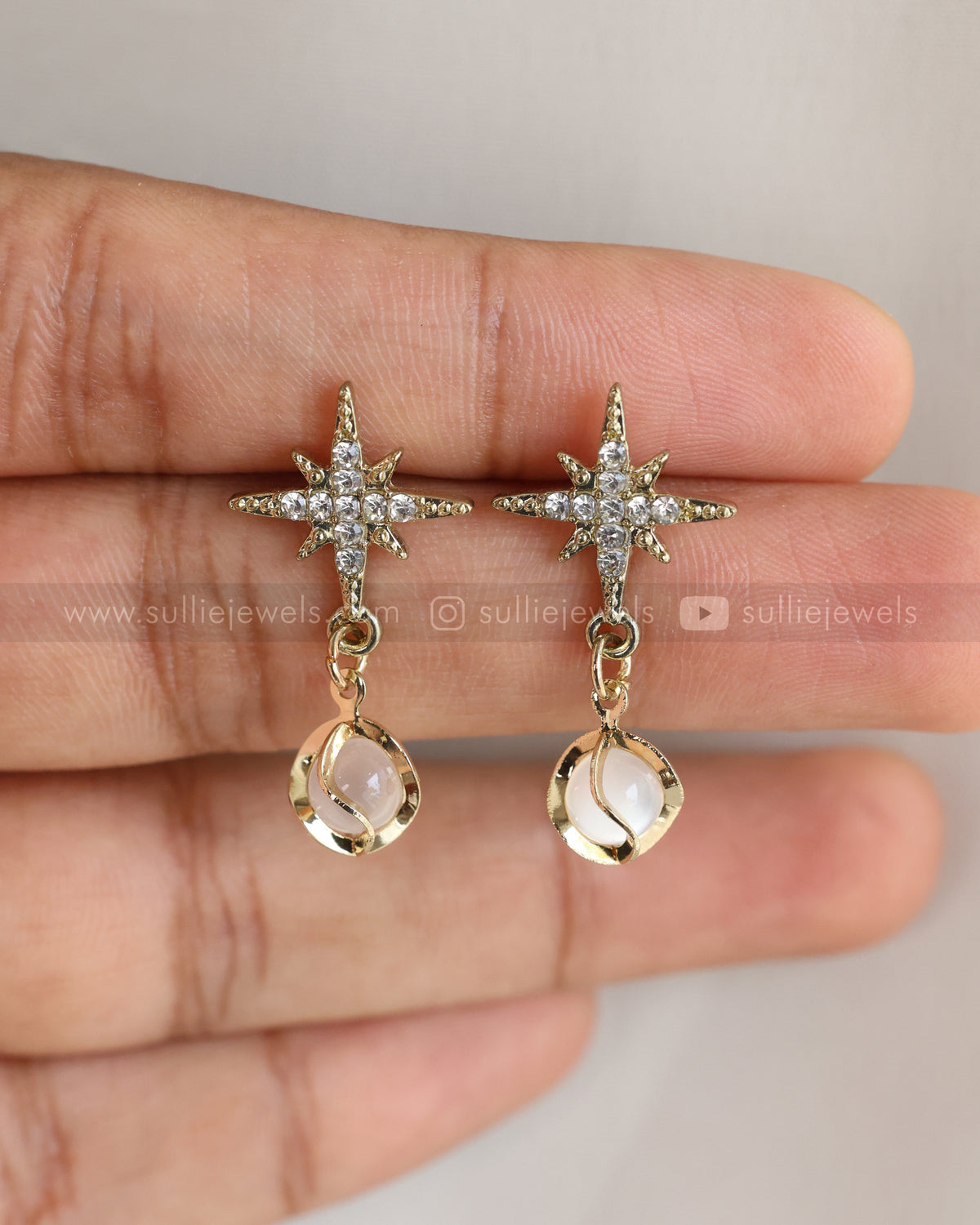 W120 - Crystal Star Stud Earrings