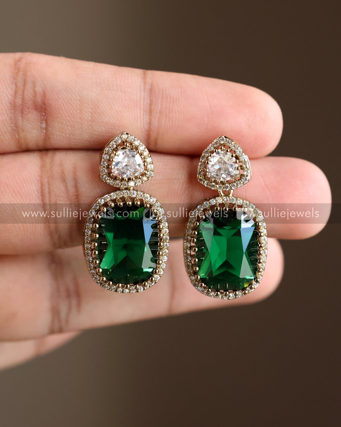 Emerald Pendant Necklace with Earring
