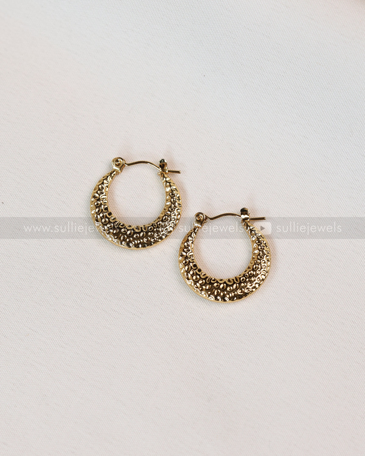 W127 - Gold Crescent Moon Hoop Earrings