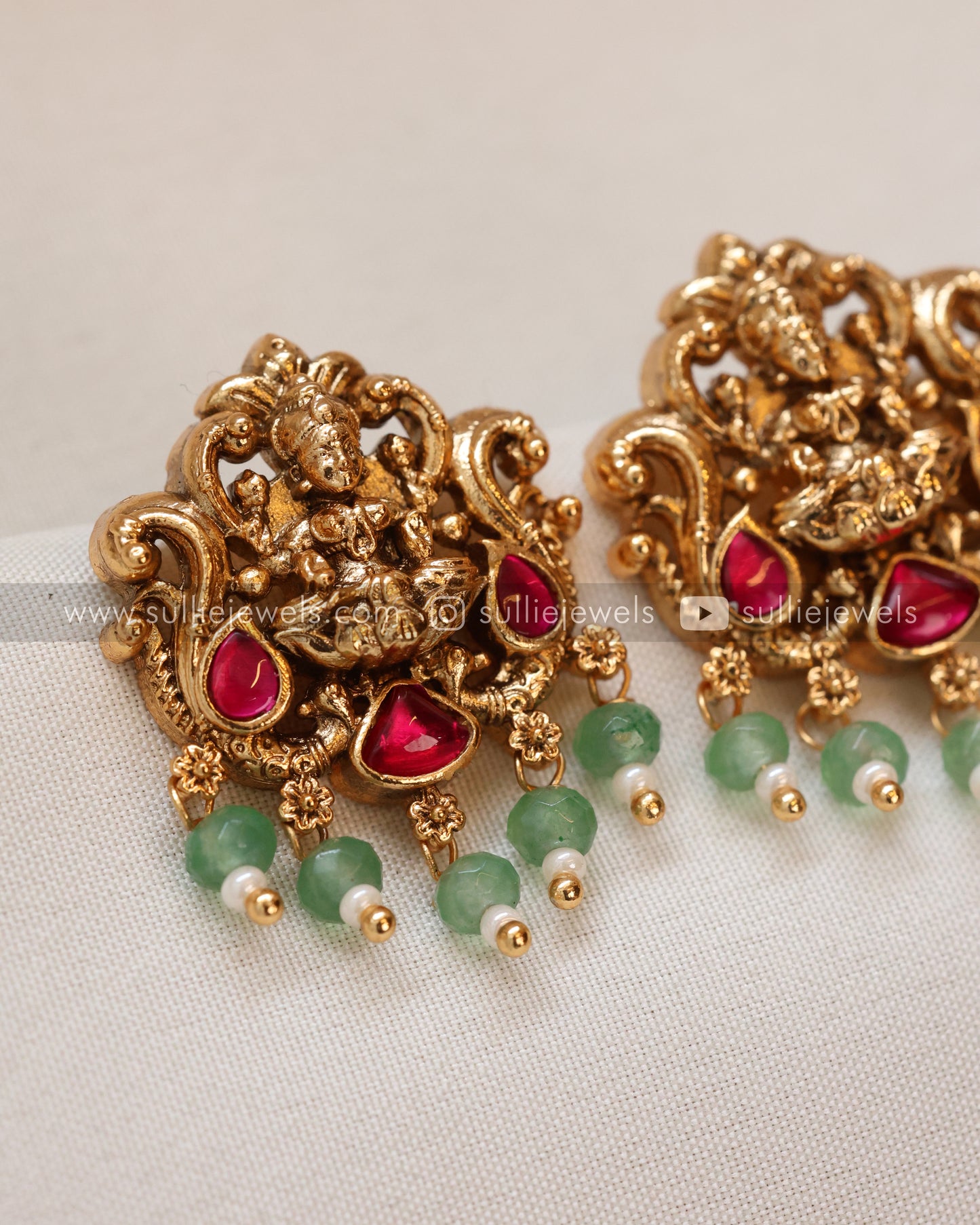Lakshmi Kemp & Onyx Beads Choker with Stud