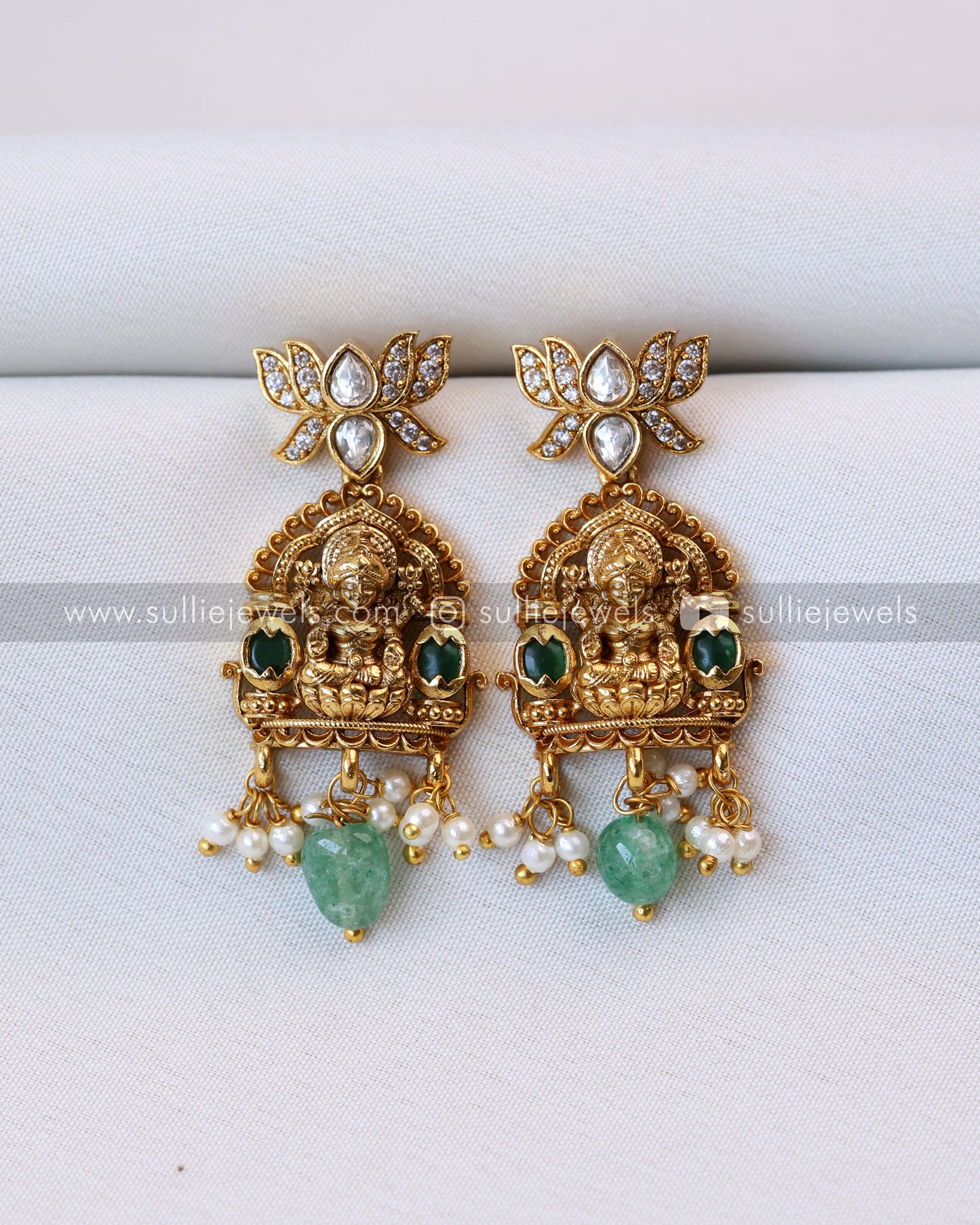 Lakshmi Necklace with Mint Beads and Earrings