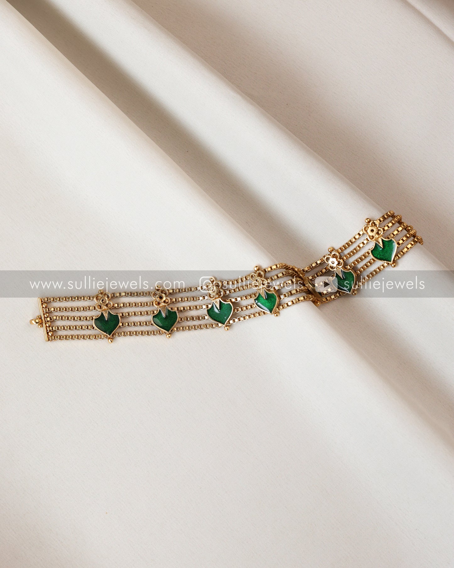 Sullie Basic - Palakka 5 Line Choker with Stud