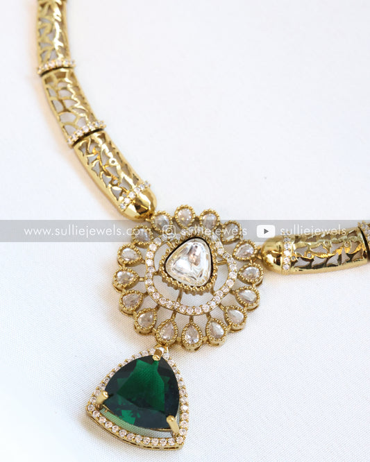 Emerald Pendant Hasli with Earring