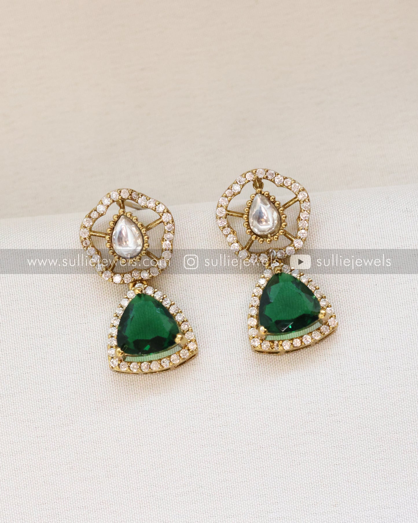 Emerald Pendant Hasli with Earring