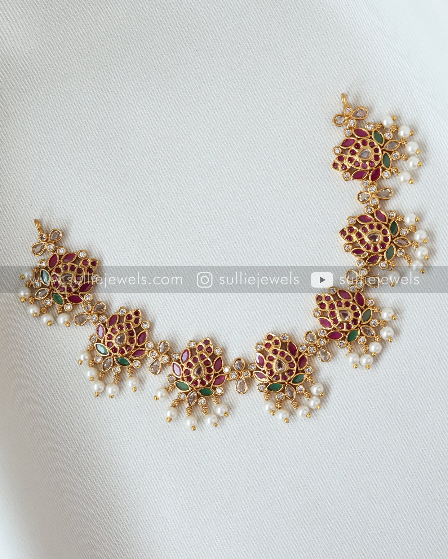 Lotus Kemp Premium Necklace Set