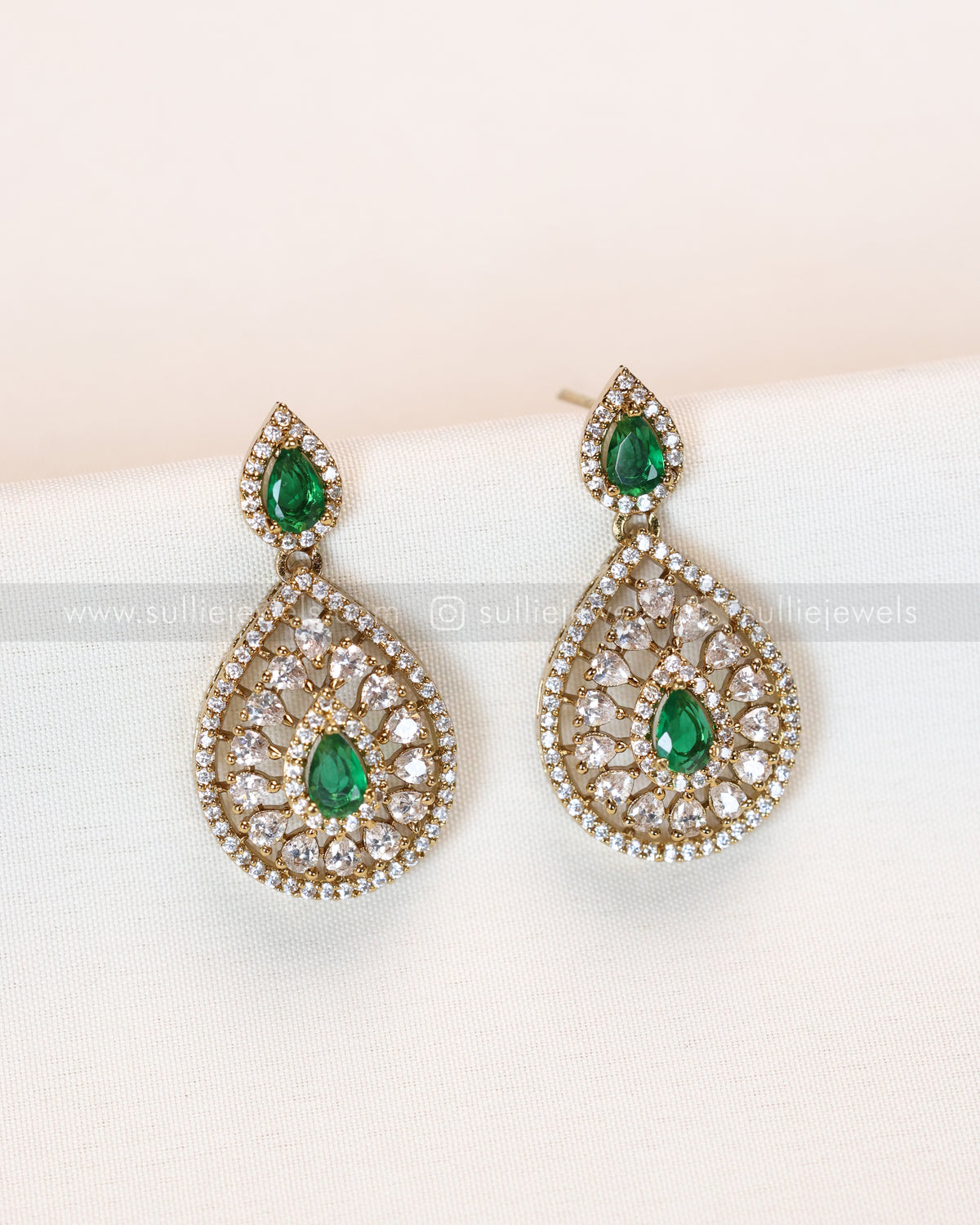 3963 - Raindrop Diamond Lookalike Designer Necklace with Studs - Green