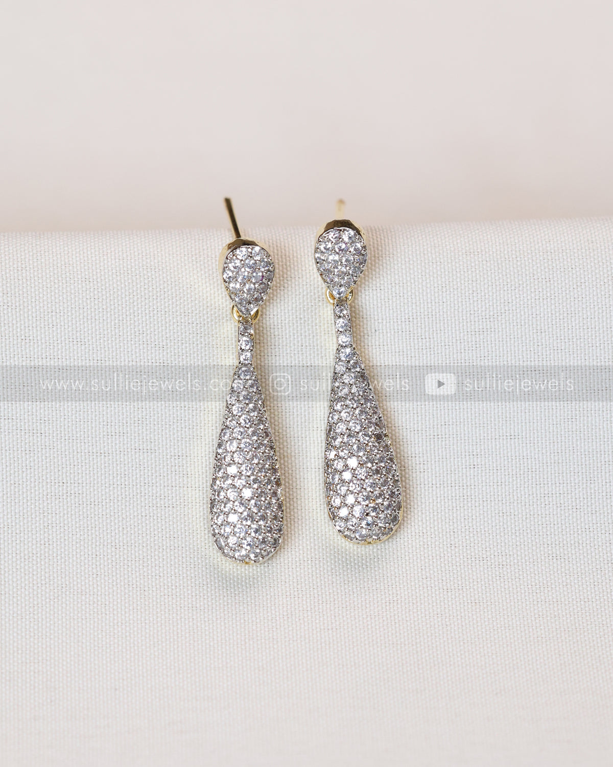 3970 - Diamond Asymmetrical Designer Necklace with Raindrop Studs