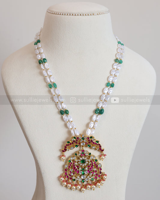 6061 - Kemp Premium Pendant with Green & white Beads Chain