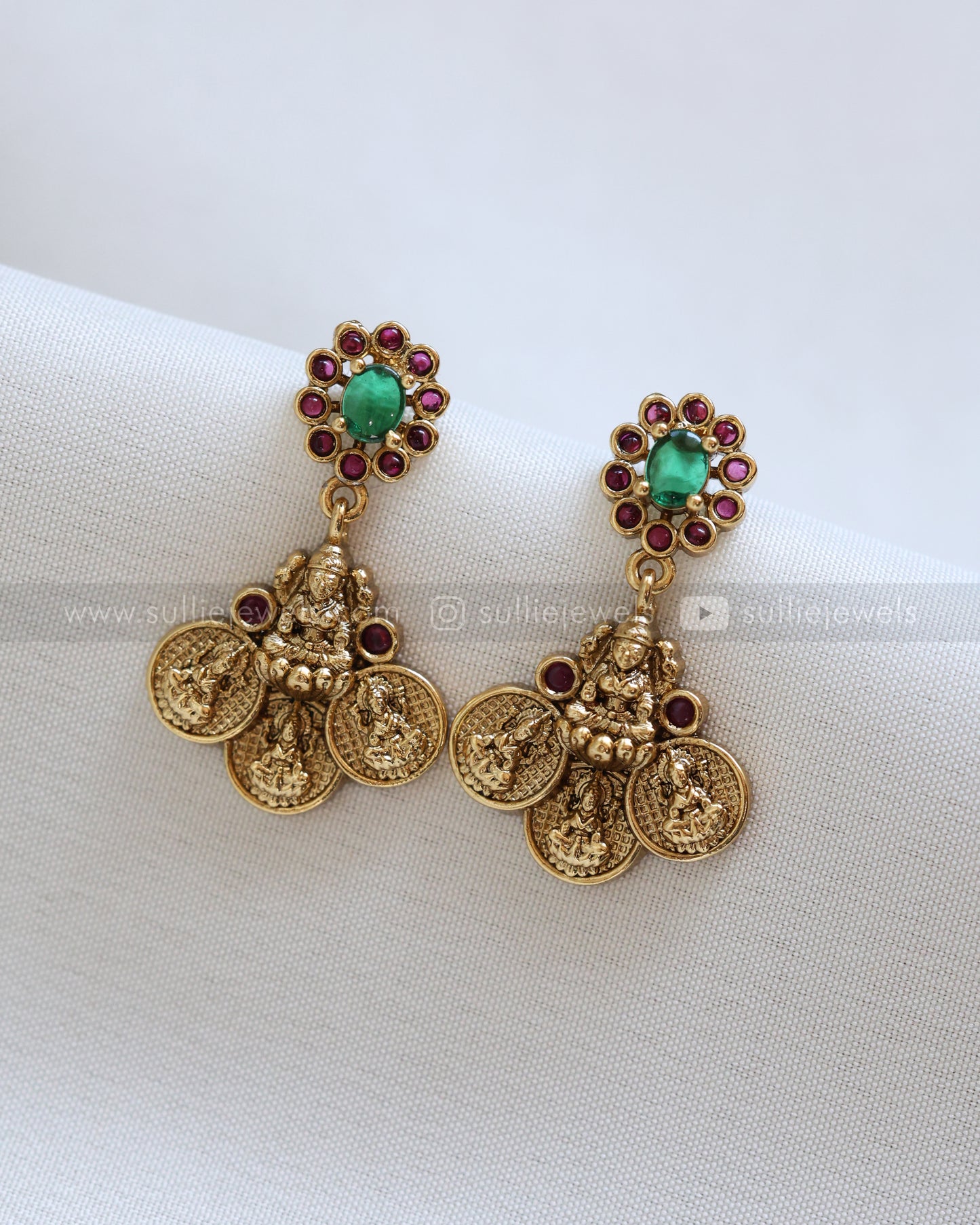 Detailed Lakshmi Coin Necklace / Kaashu Maala with Earring