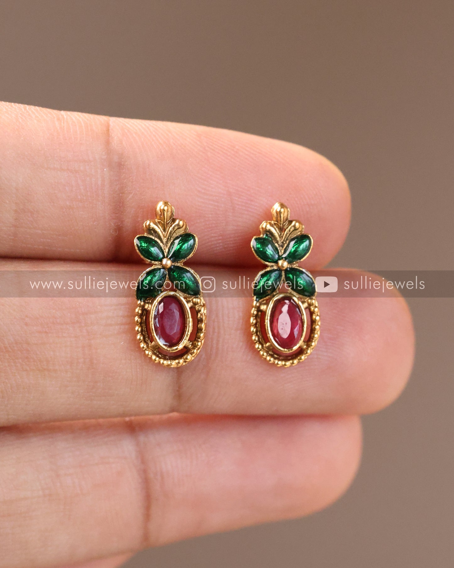 Floral Stone Necklace with Stud