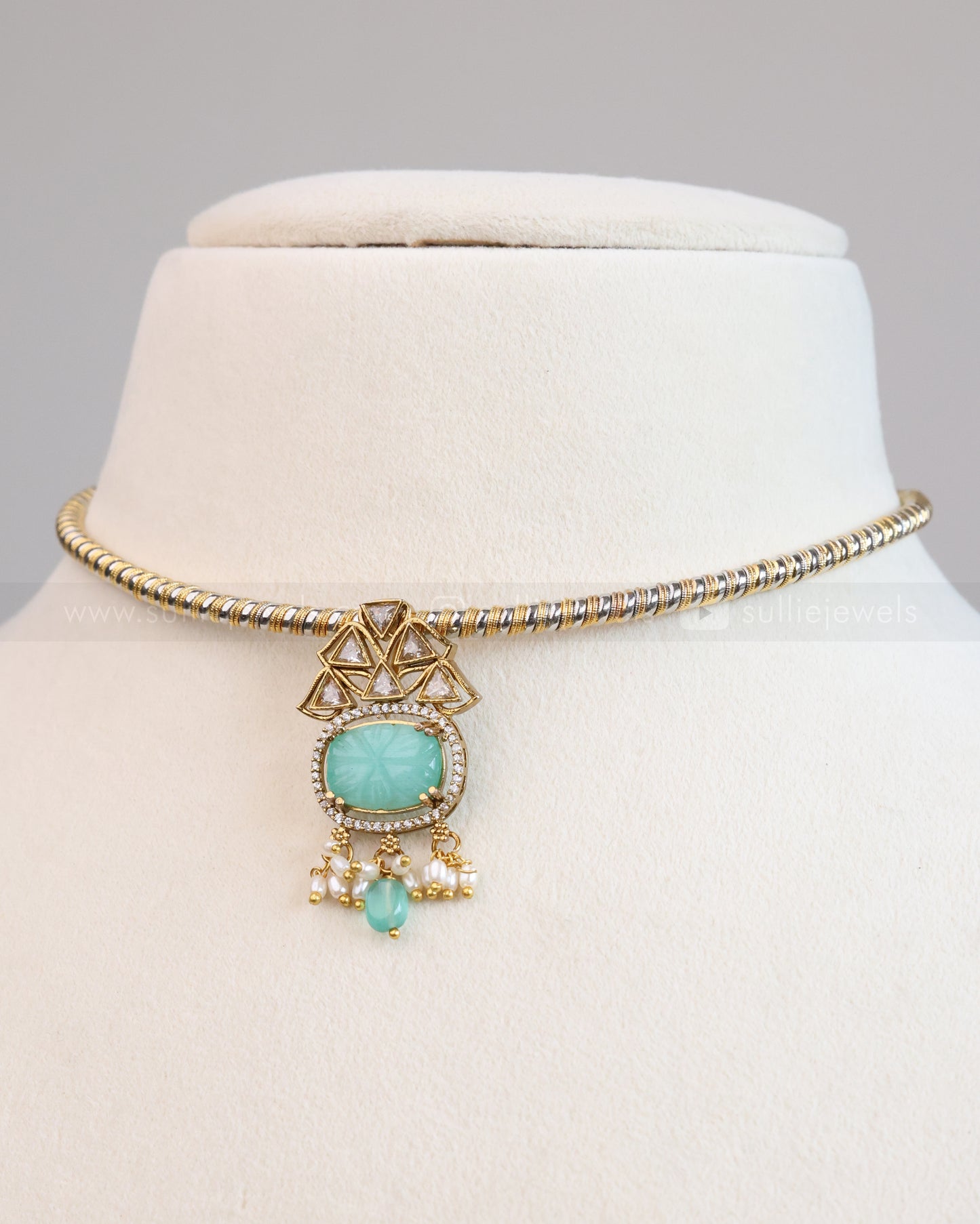 Teal Carved Stone Hasli with Earring