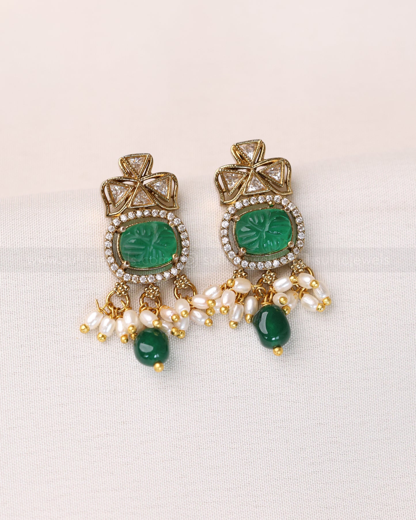 Green Carved Stone Hasli with Earring