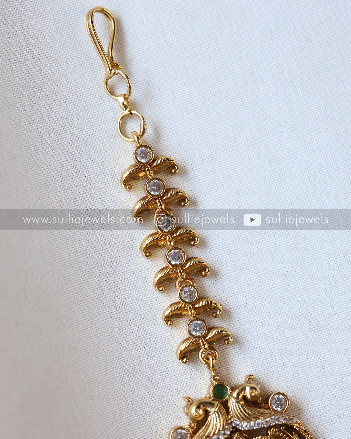 Mini Lakshmi Tikka with Single Gold Bead