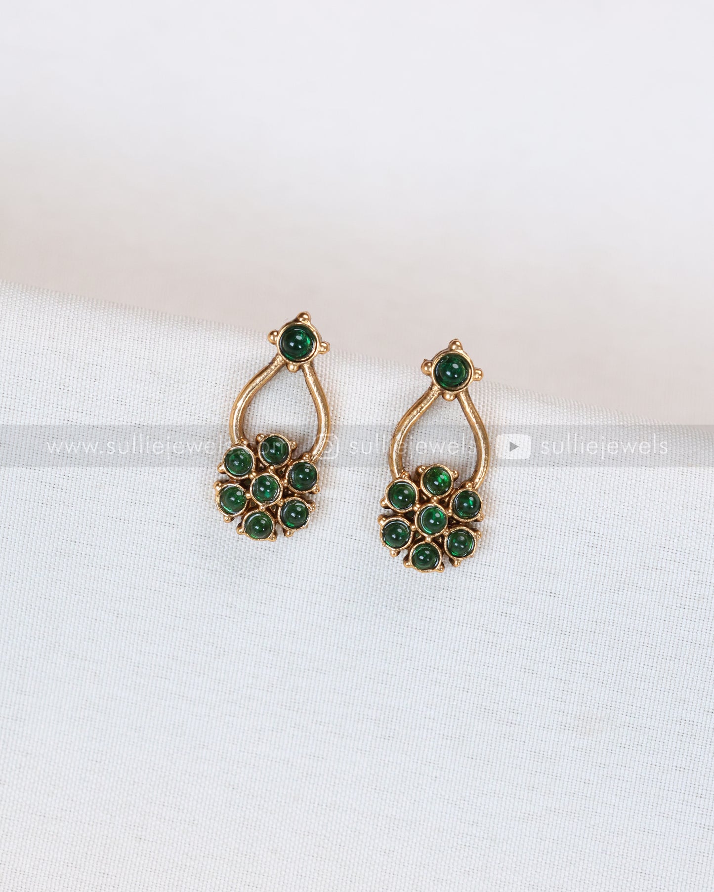 3851 - Sullie Basic - Green Floral Necklace with Stud