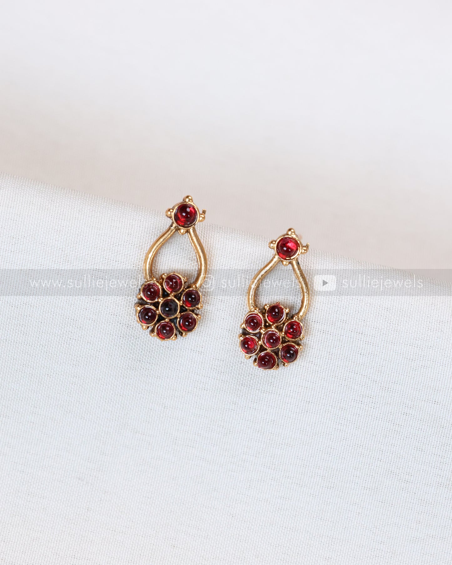 3850 - Sullie Basic - Ruby Floral Necklace with Stud