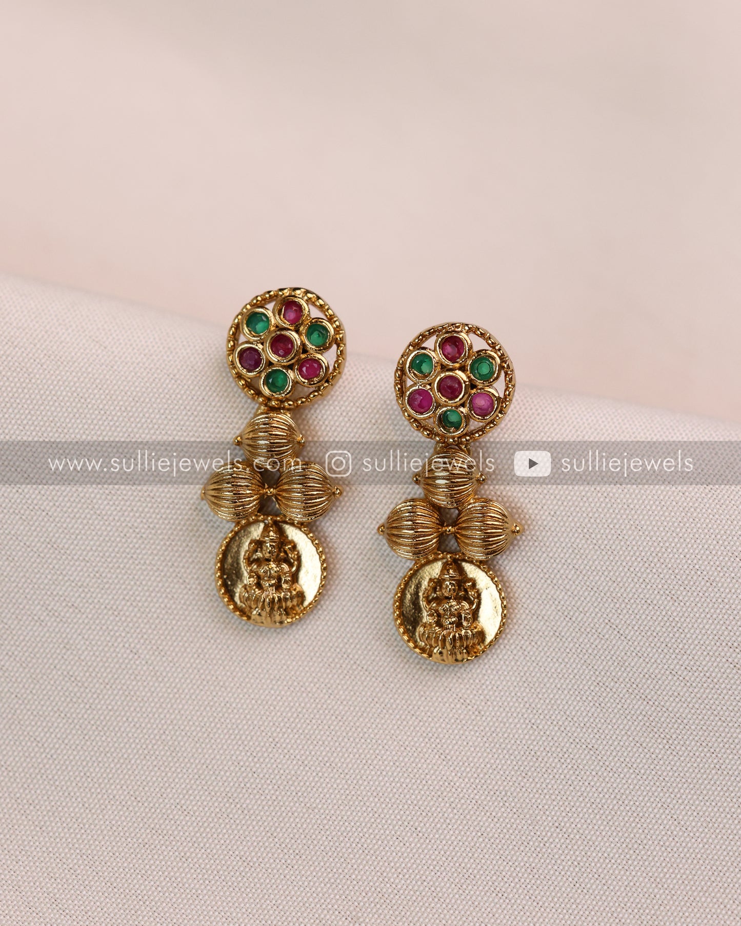Detailed Lakshmi Coin Necklace / Kaashu Maala Set