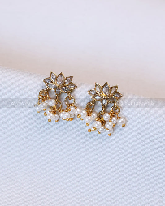 3636 - White Lotus with Pearl Hangings Necklace Set