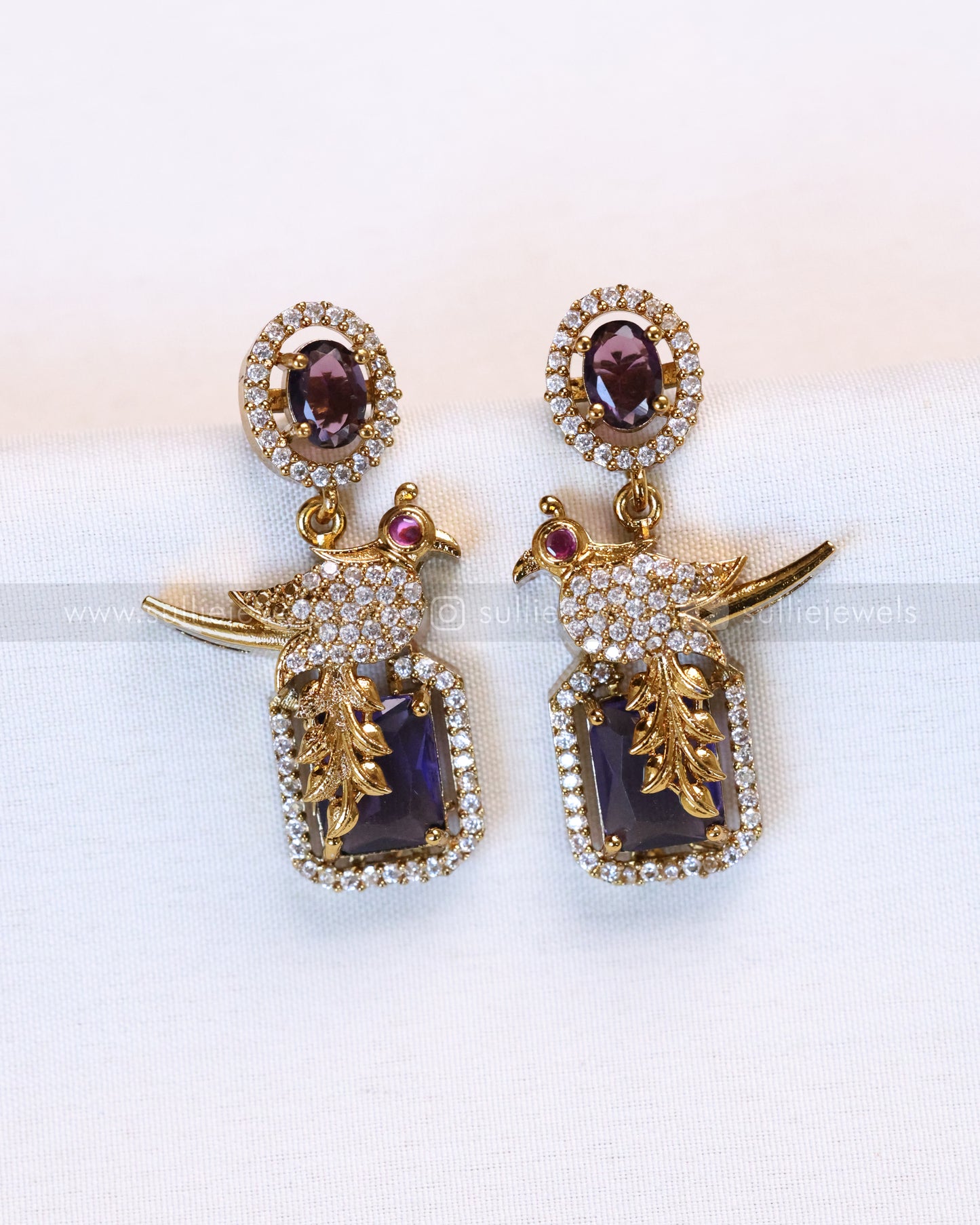 3640 - Violet Parrot Necklace with Stud