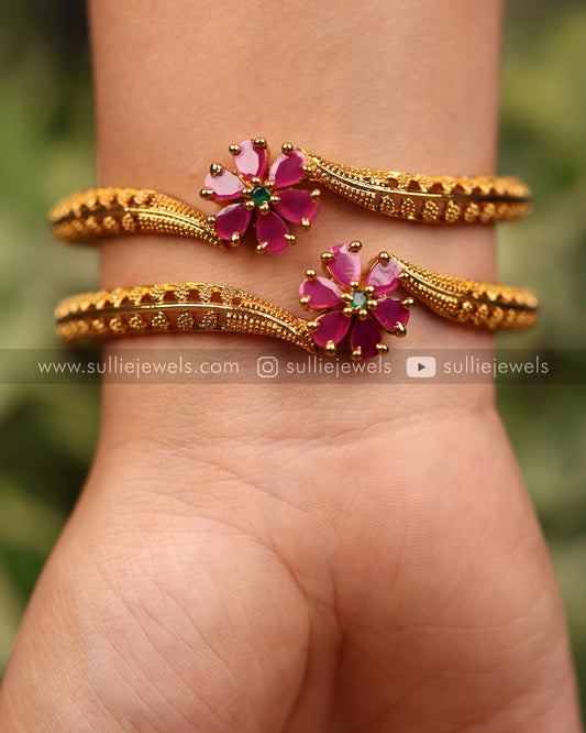 Sullie Basic - Ruby Flower Bangle Set of 2
