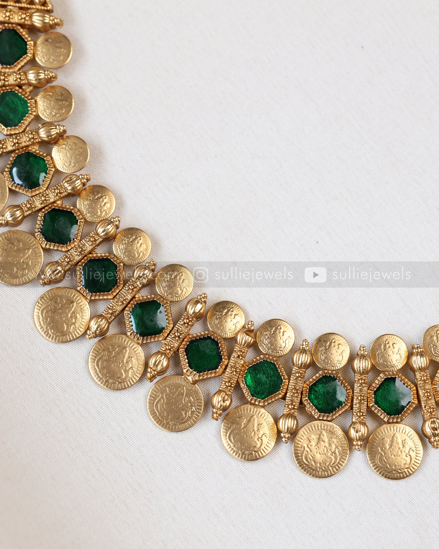 3853 - Sullie Basic - Green Stone Coin Necklace with Stud