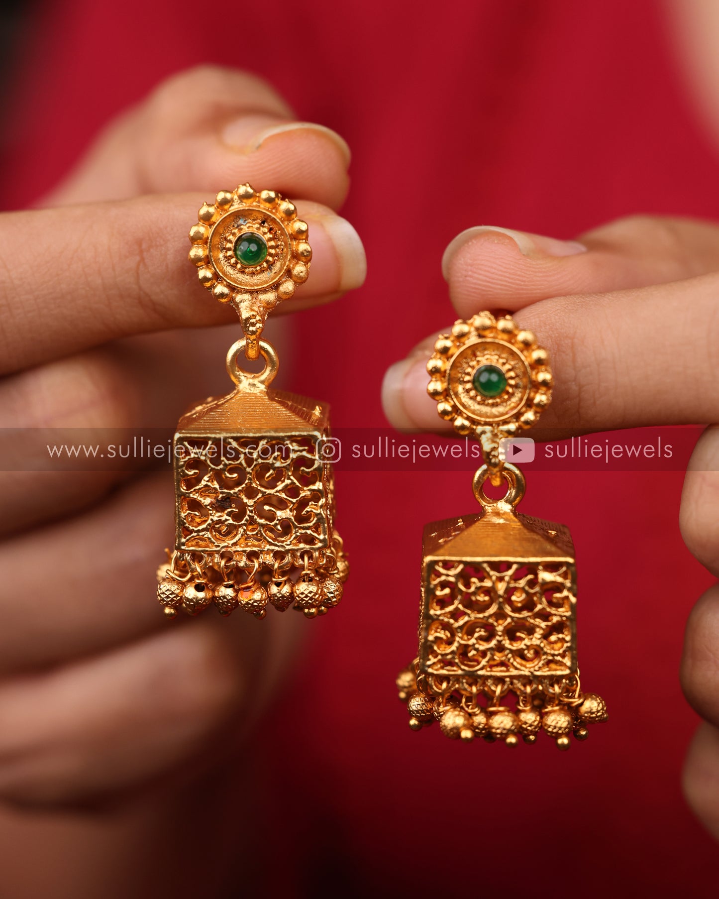 Bridal Combo - Coin Necklace, Reversible Pendant, Square Haram & 2 Jasmine Scrunchies