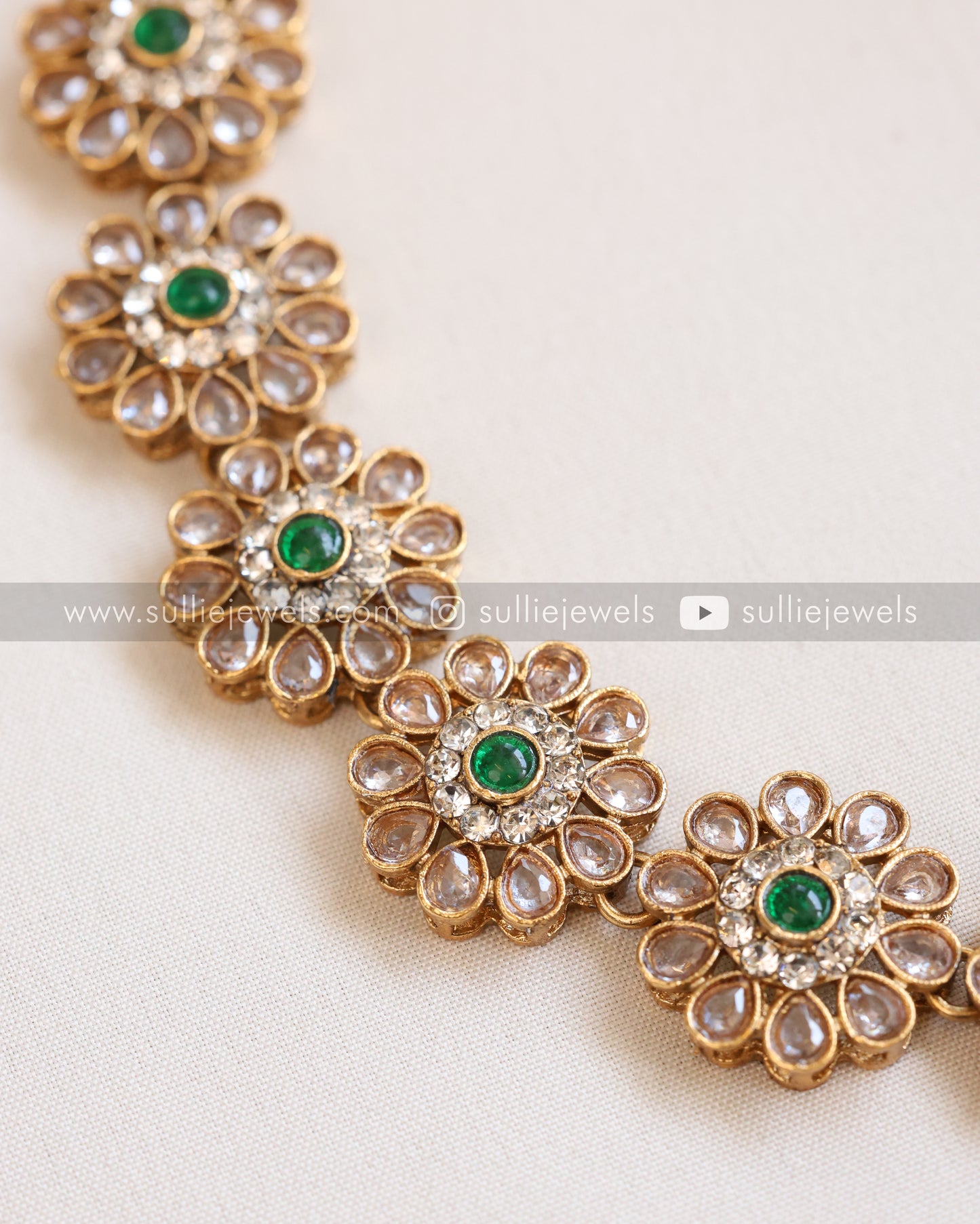 Green Flower Stone Necklace