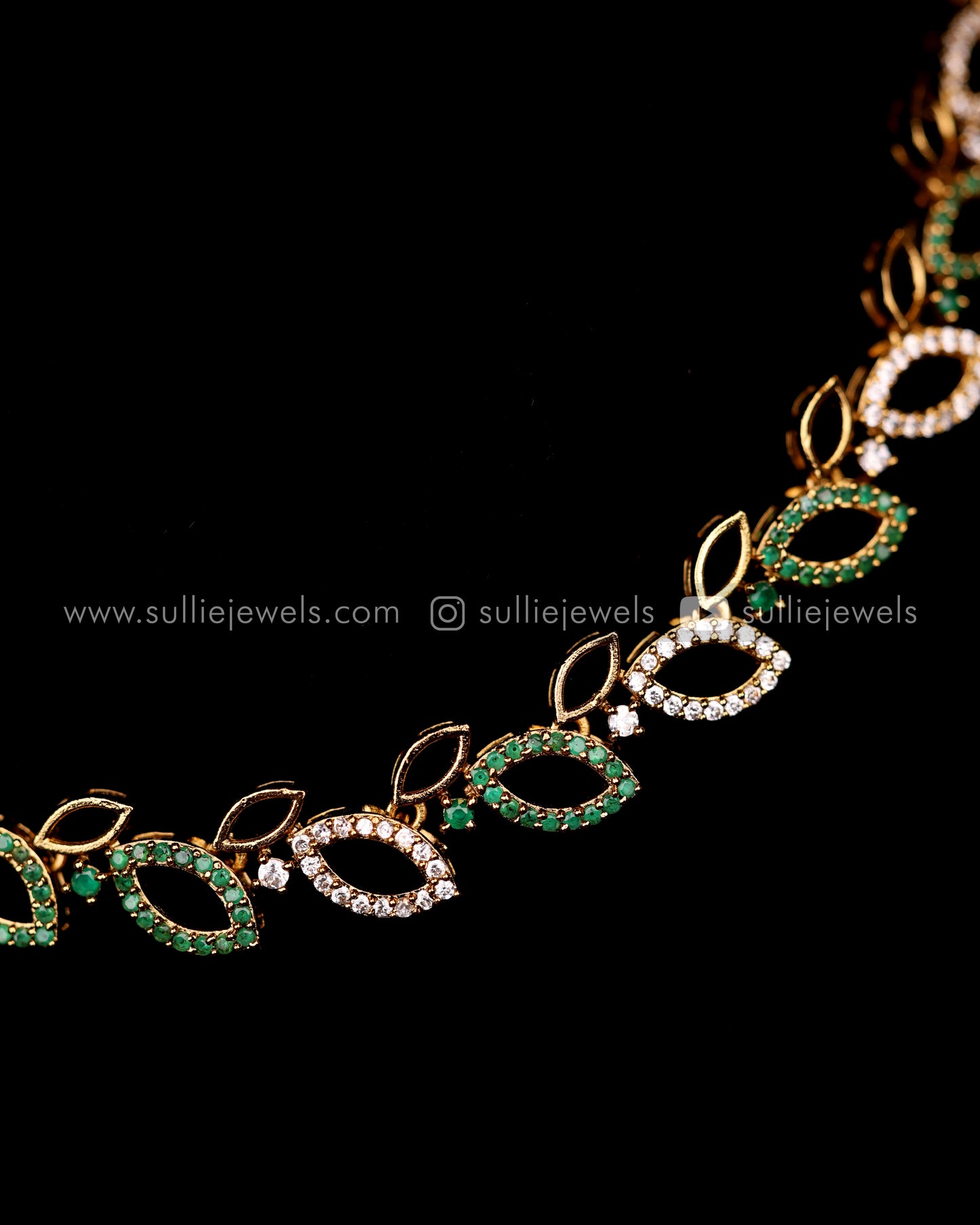 Green Minimal Leaf AD Necklace with Stud