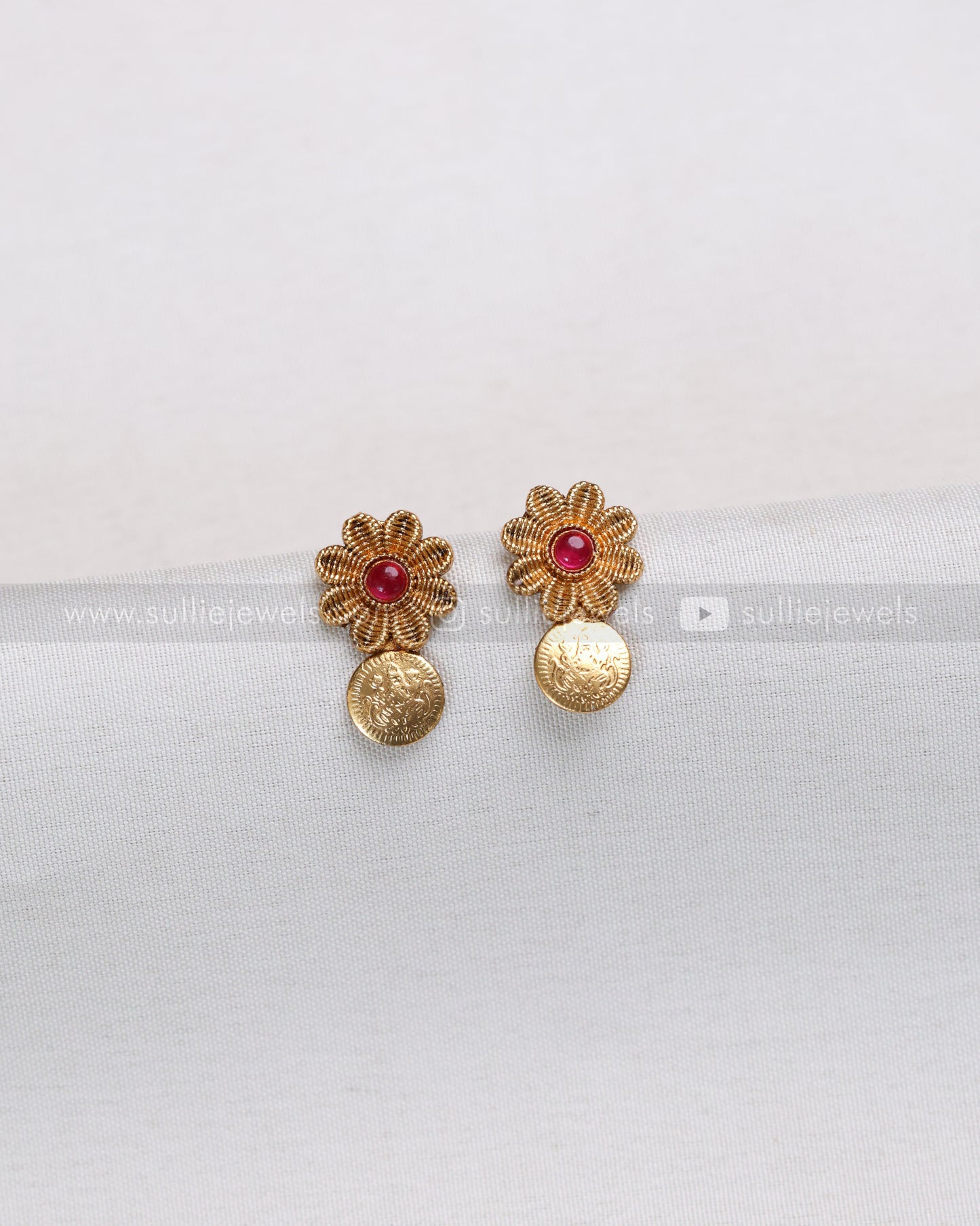 3847 - Minimal Flower Ruby Coin Necklace with Stud