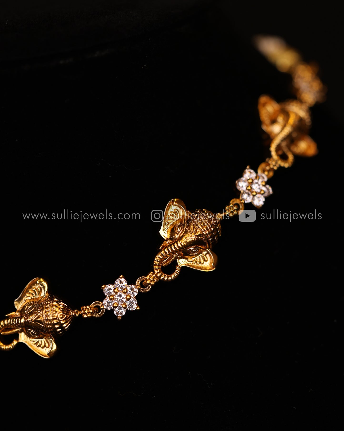 Elephant Minimal Neckace Set