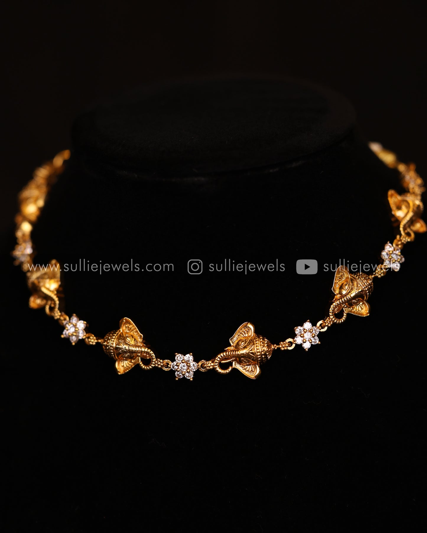 Elephant Minimal Neckace Set