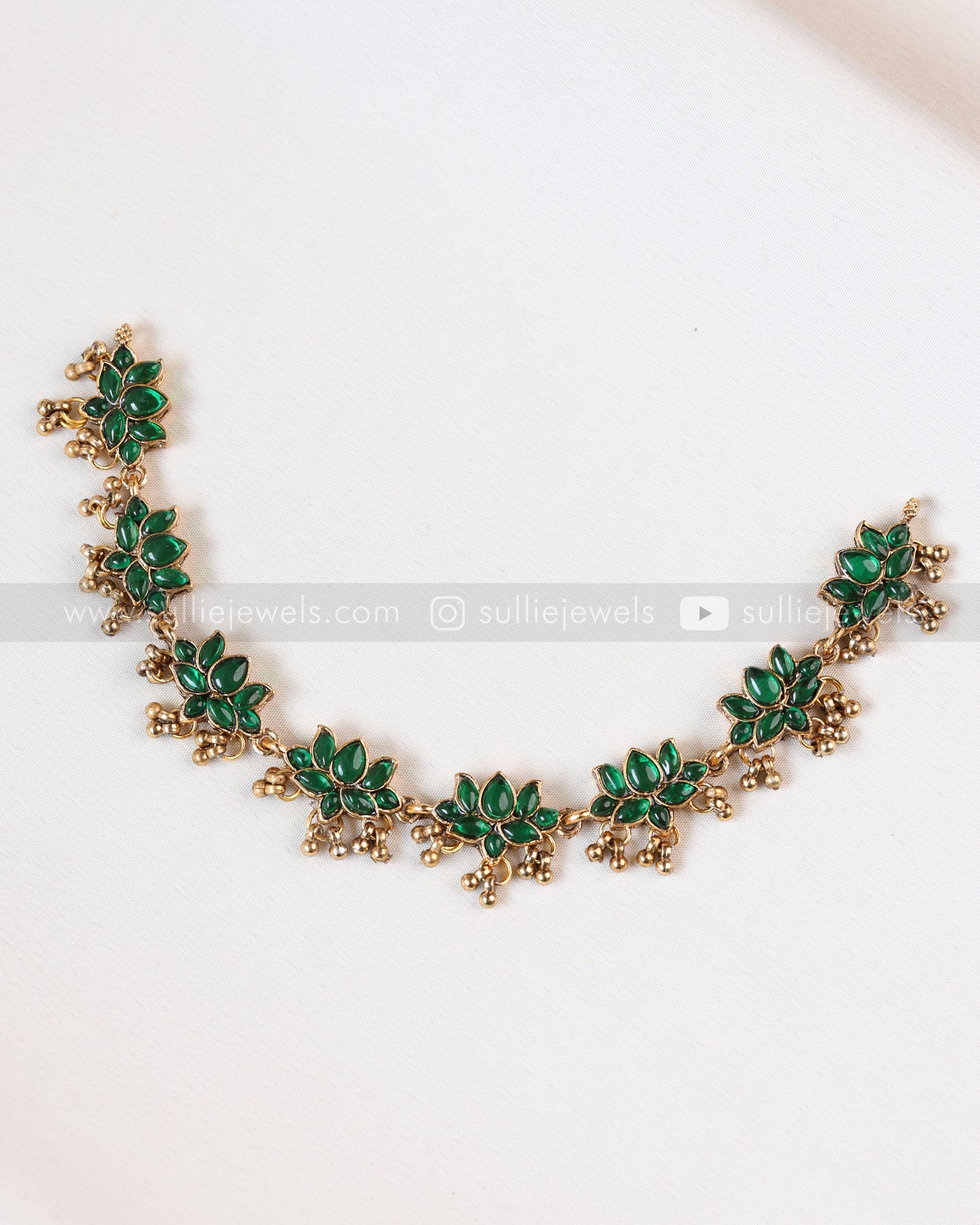 Sullie Basic - Minimal Lotus Green Necklace with Stud