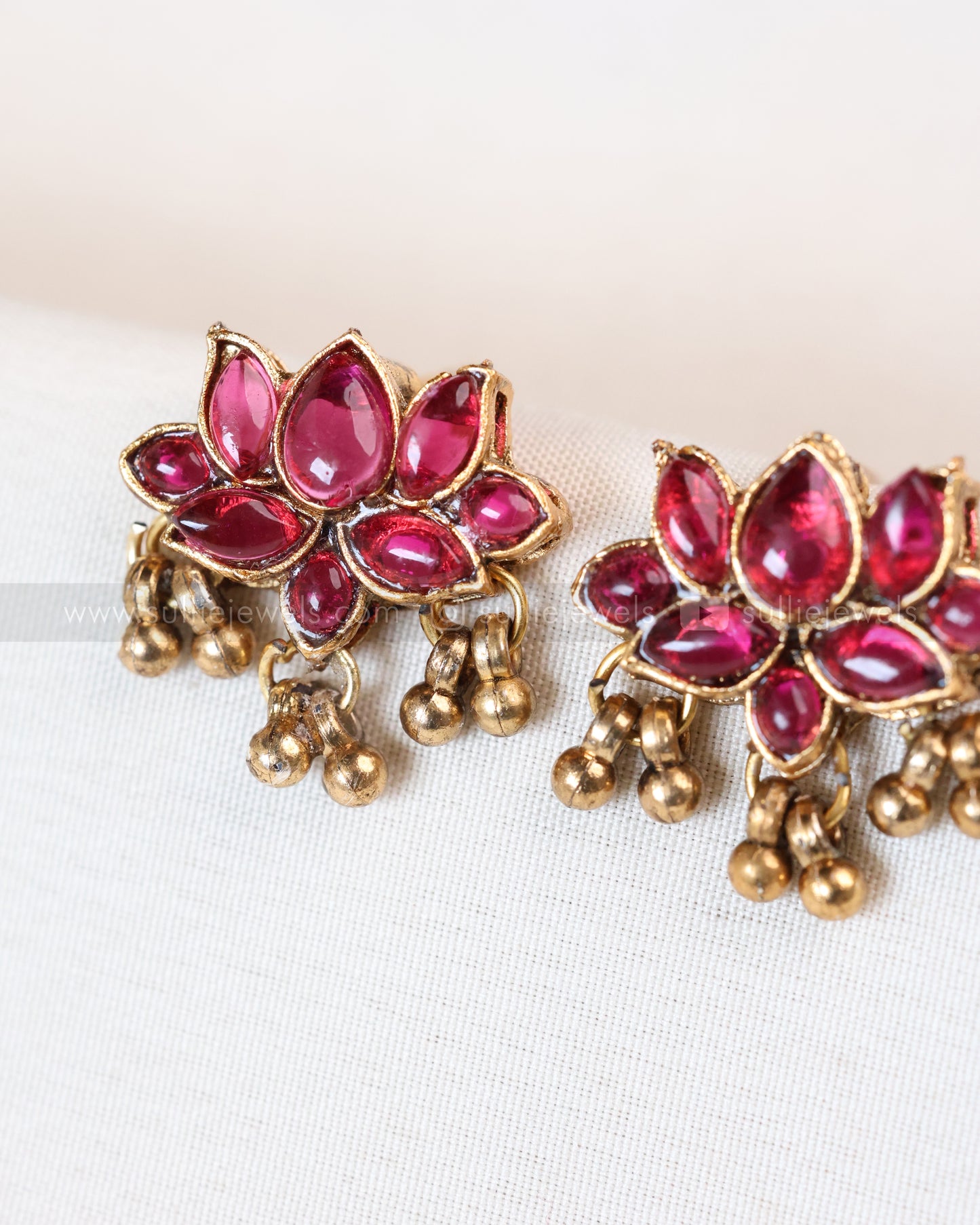 Sullie Basic - Ruby Lotus Palakka Mango Layered Combo with Earrings