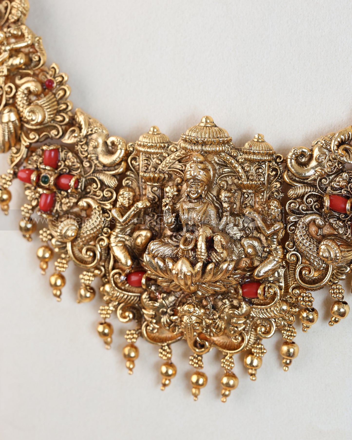 Sullie Basic - Lakshmi Bridal Coral & Gold Beads Combo ( 3 piece )