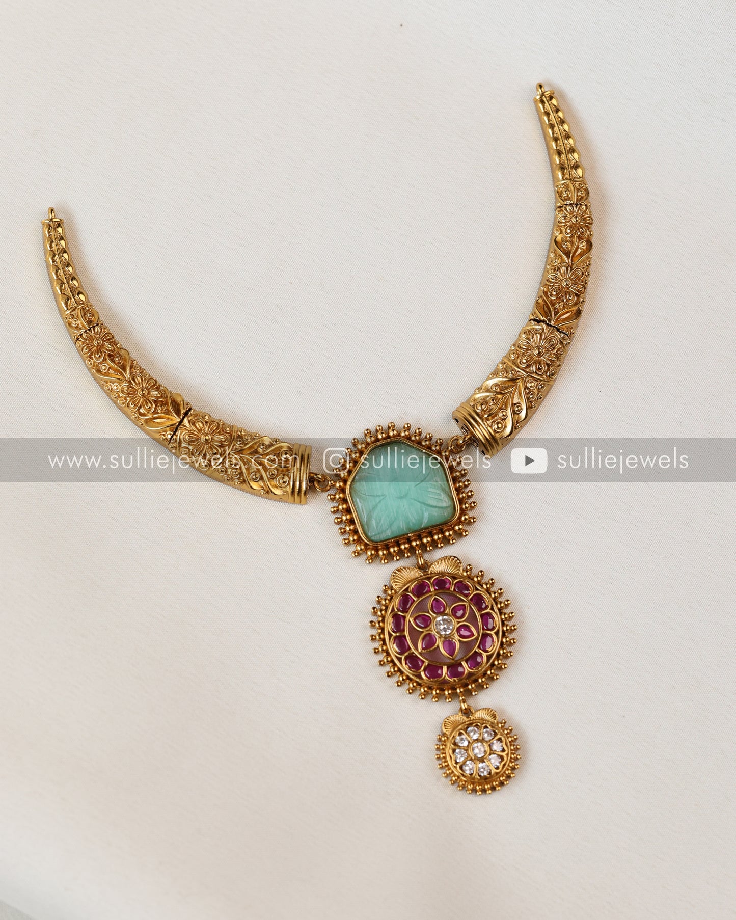 Teal Carved Stone Kemp Hasli with Earring