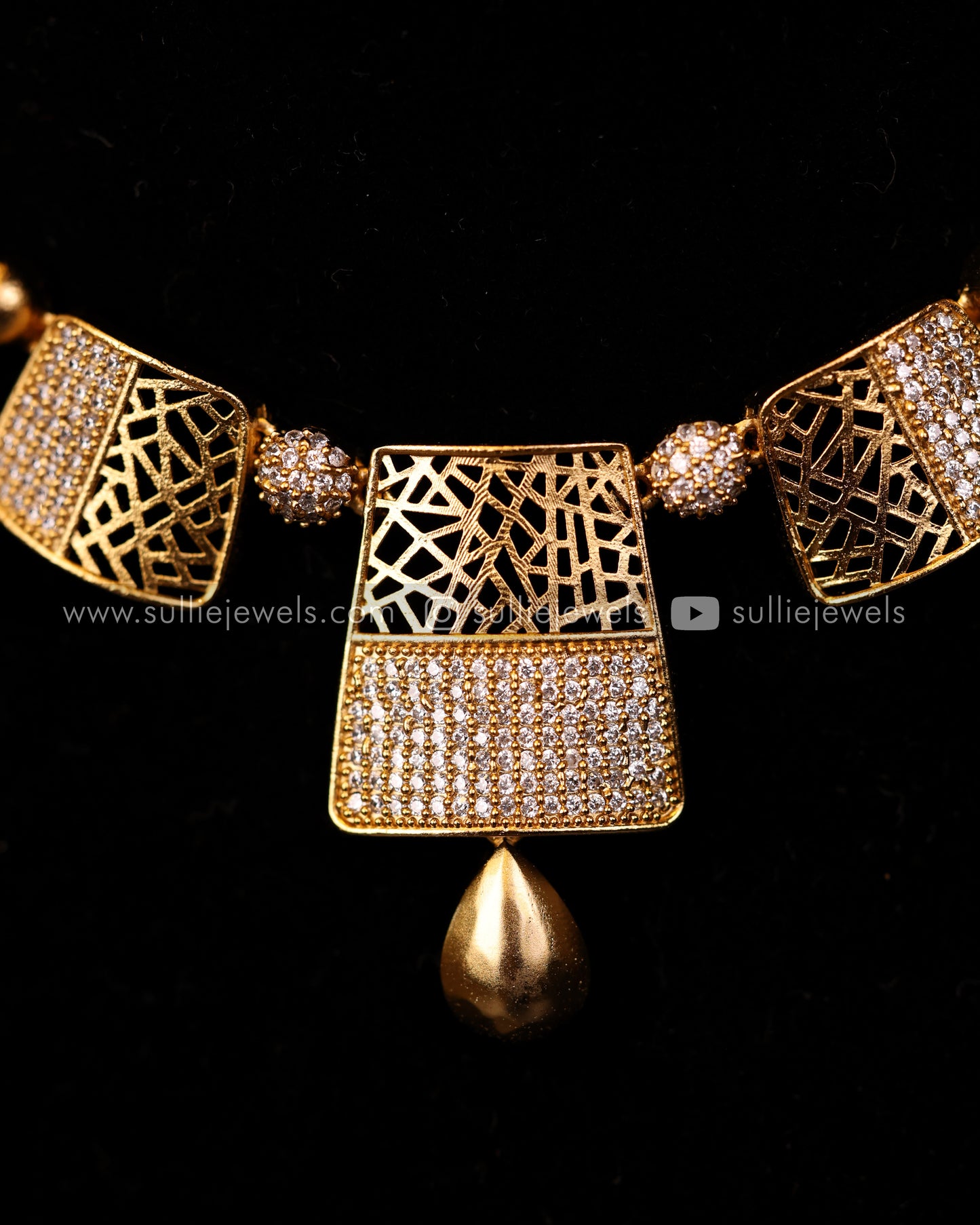 Boxy Diamond Mesh Necklace Set