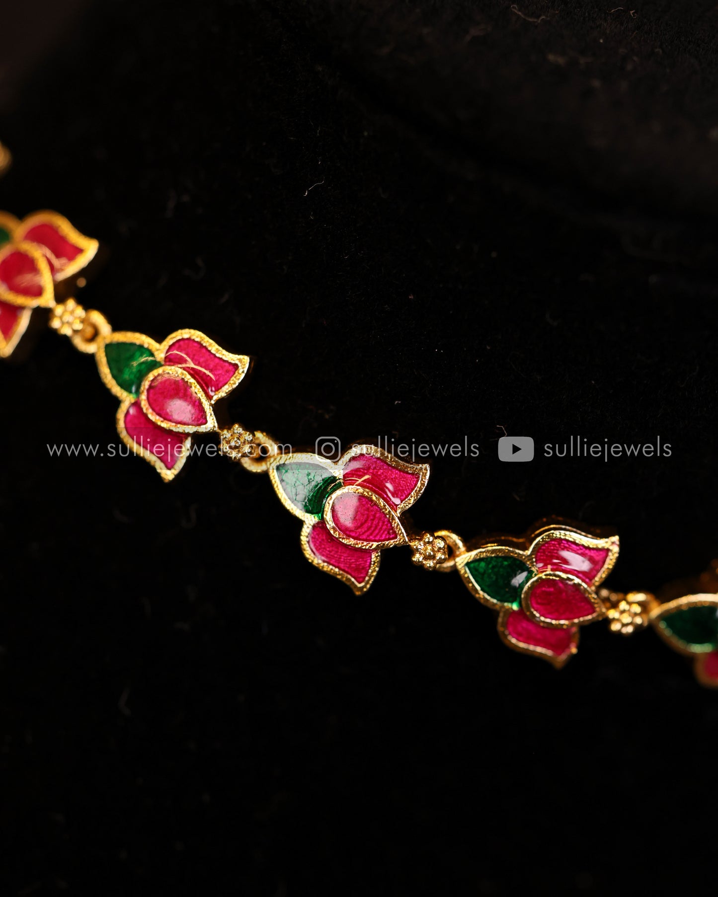 Minimal Lotus Necklace Set