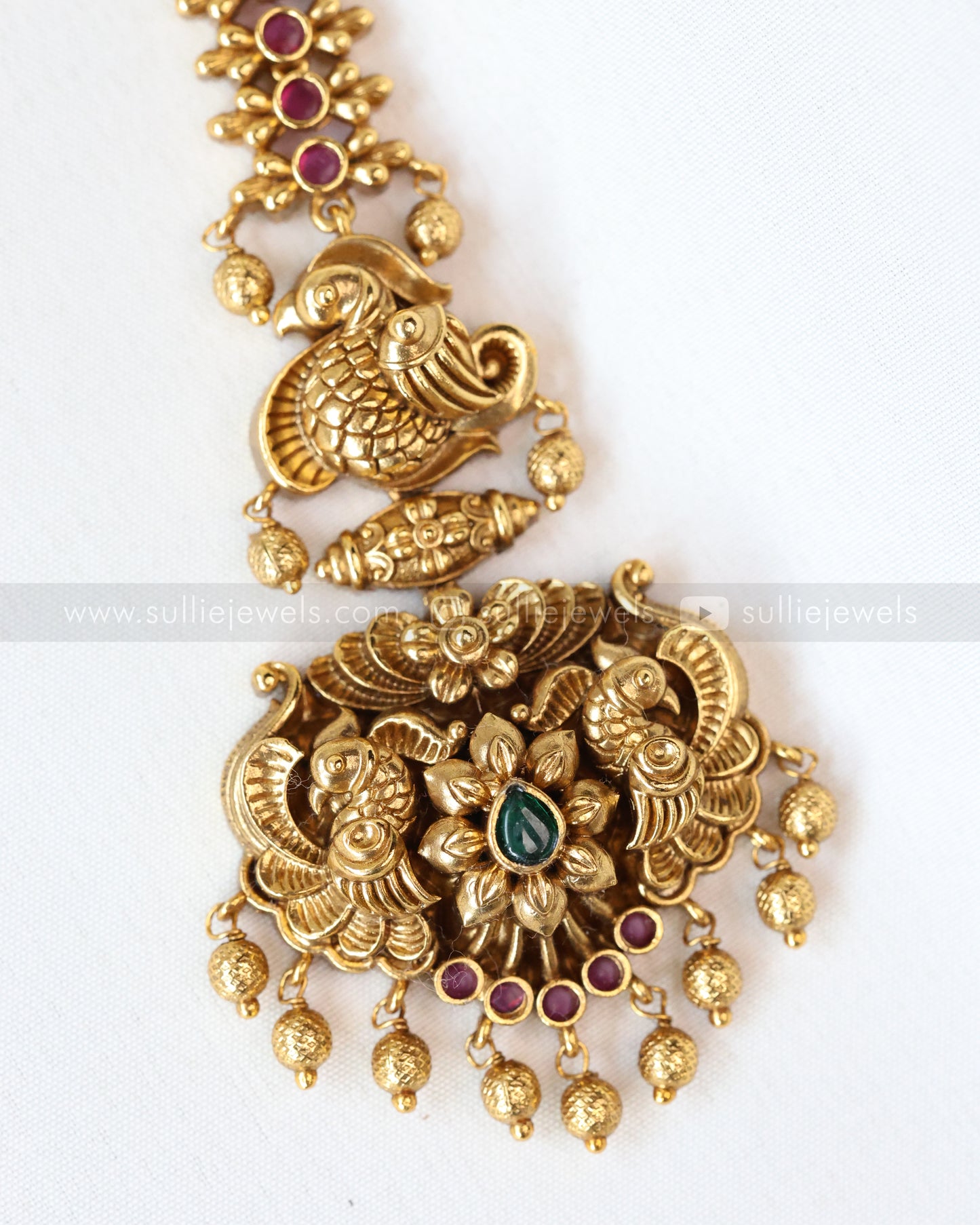 1079 - Premium 3D Peacock Tikka