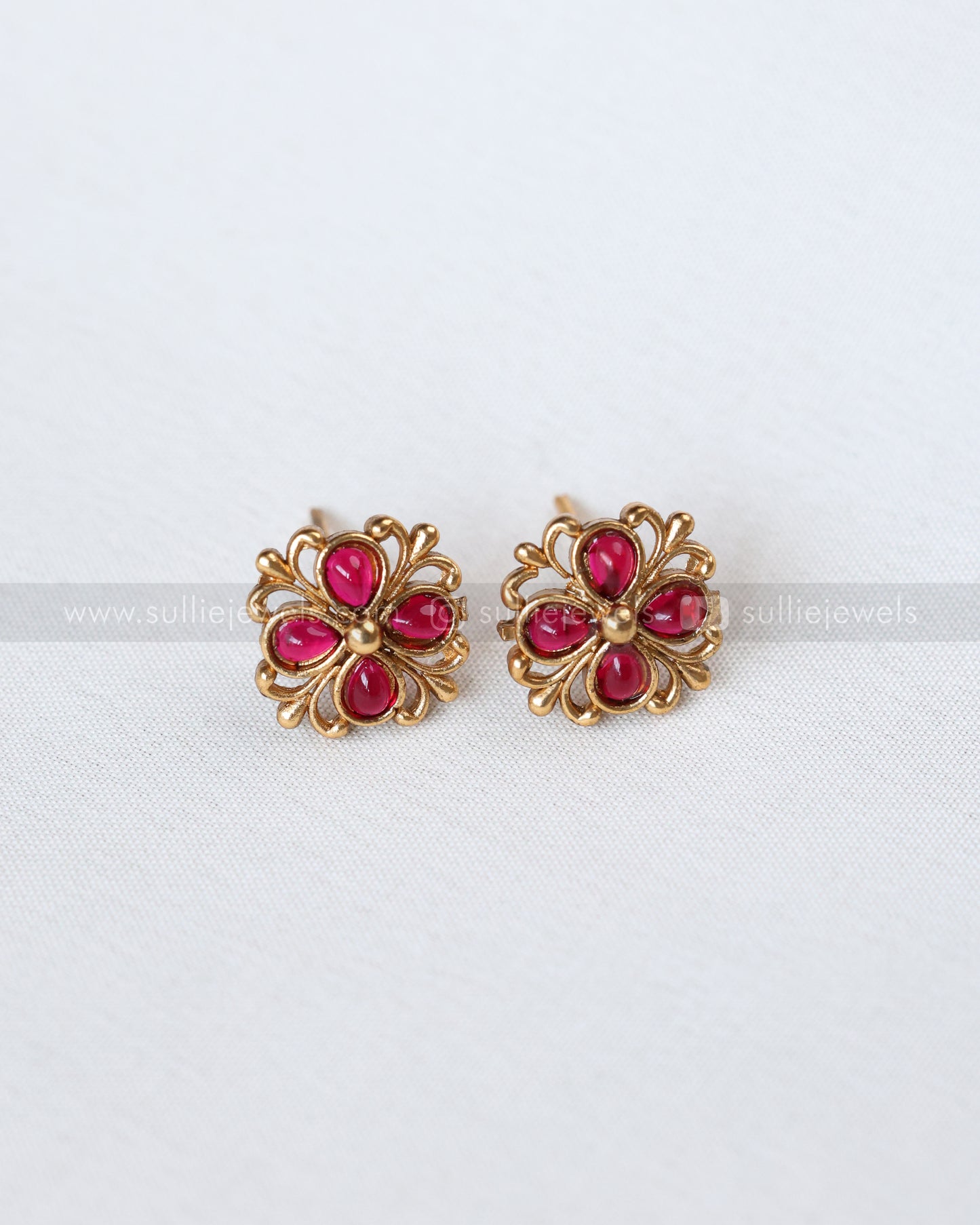 2144 - Sullie Basic Ruby Flower Choker with Stud