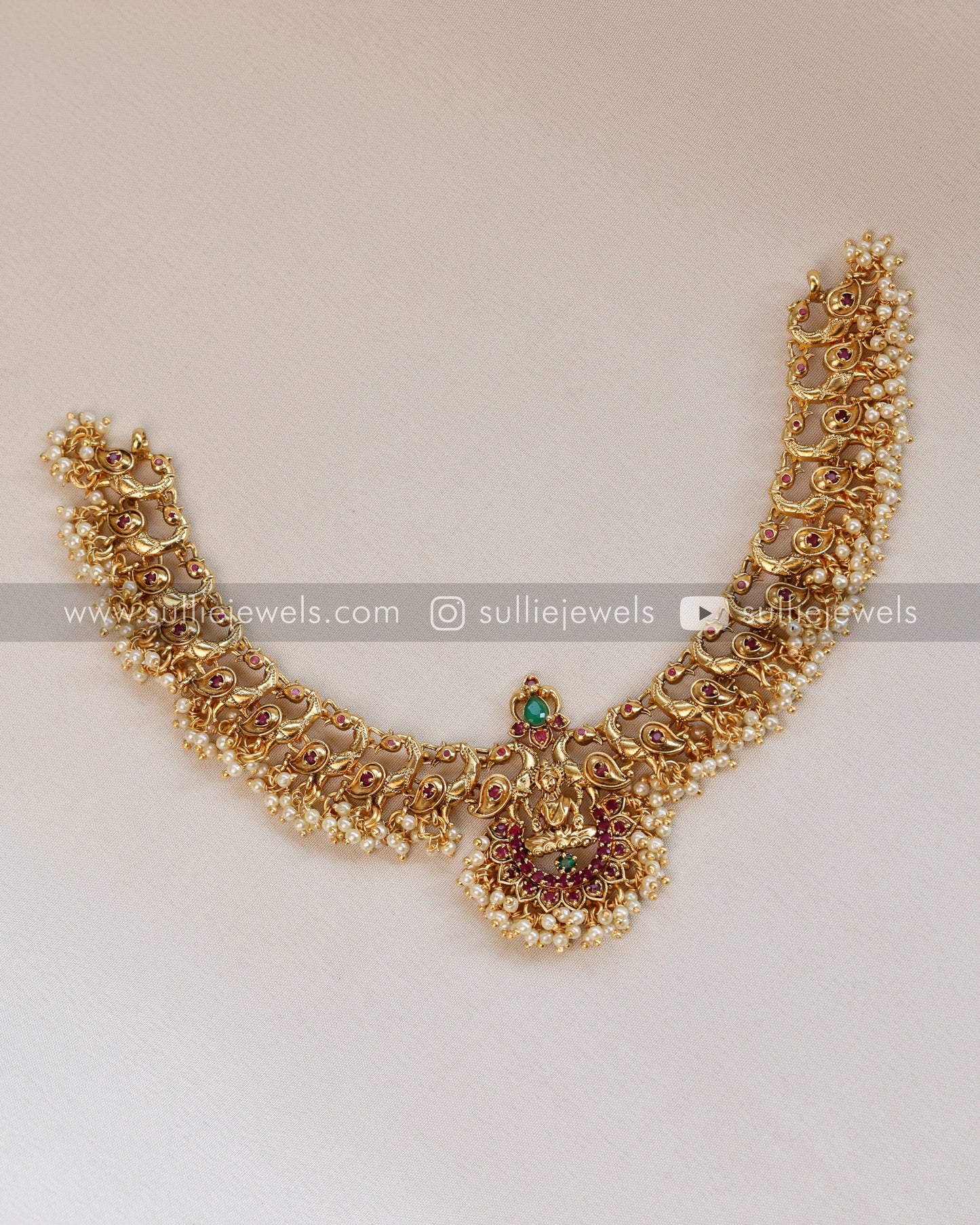 Goddess Pearl Necklace with Earrings