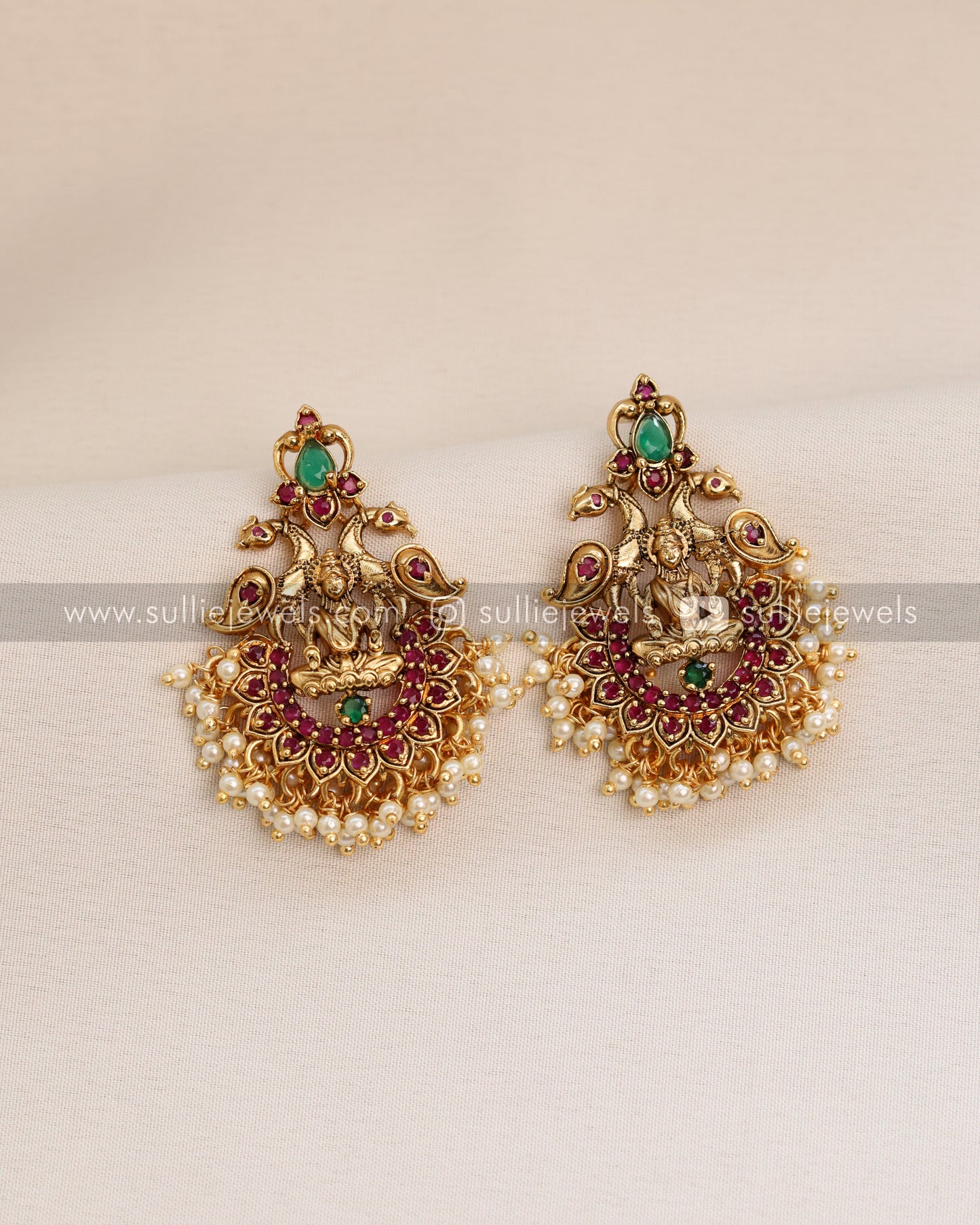 Goddess Pearl Necklace with Earrings