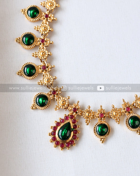 Sullie Basic - Traditional Round Palakka Necklace with Stud