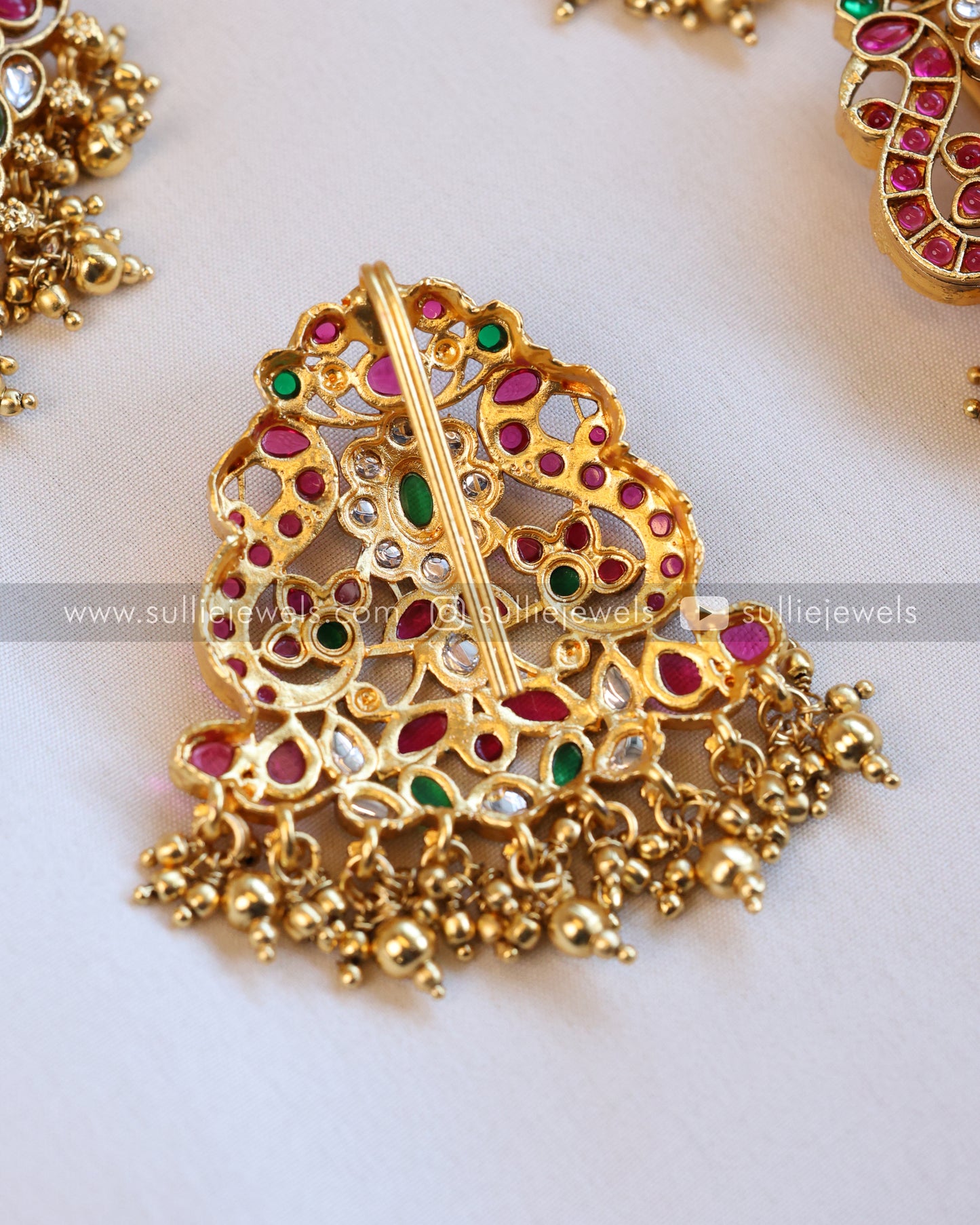 No Idol Kemp Gold Choti