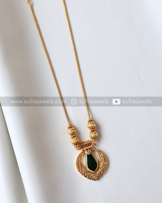 Kerala Nagapadam Palakka Pendant with Studs