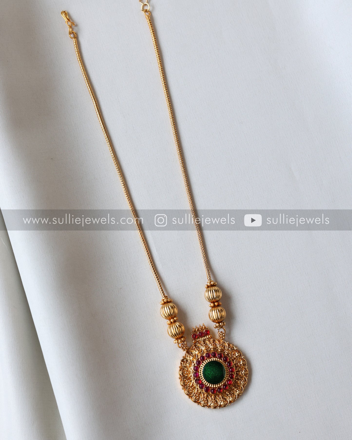 Kerala Round Palakka Pendant with Studs