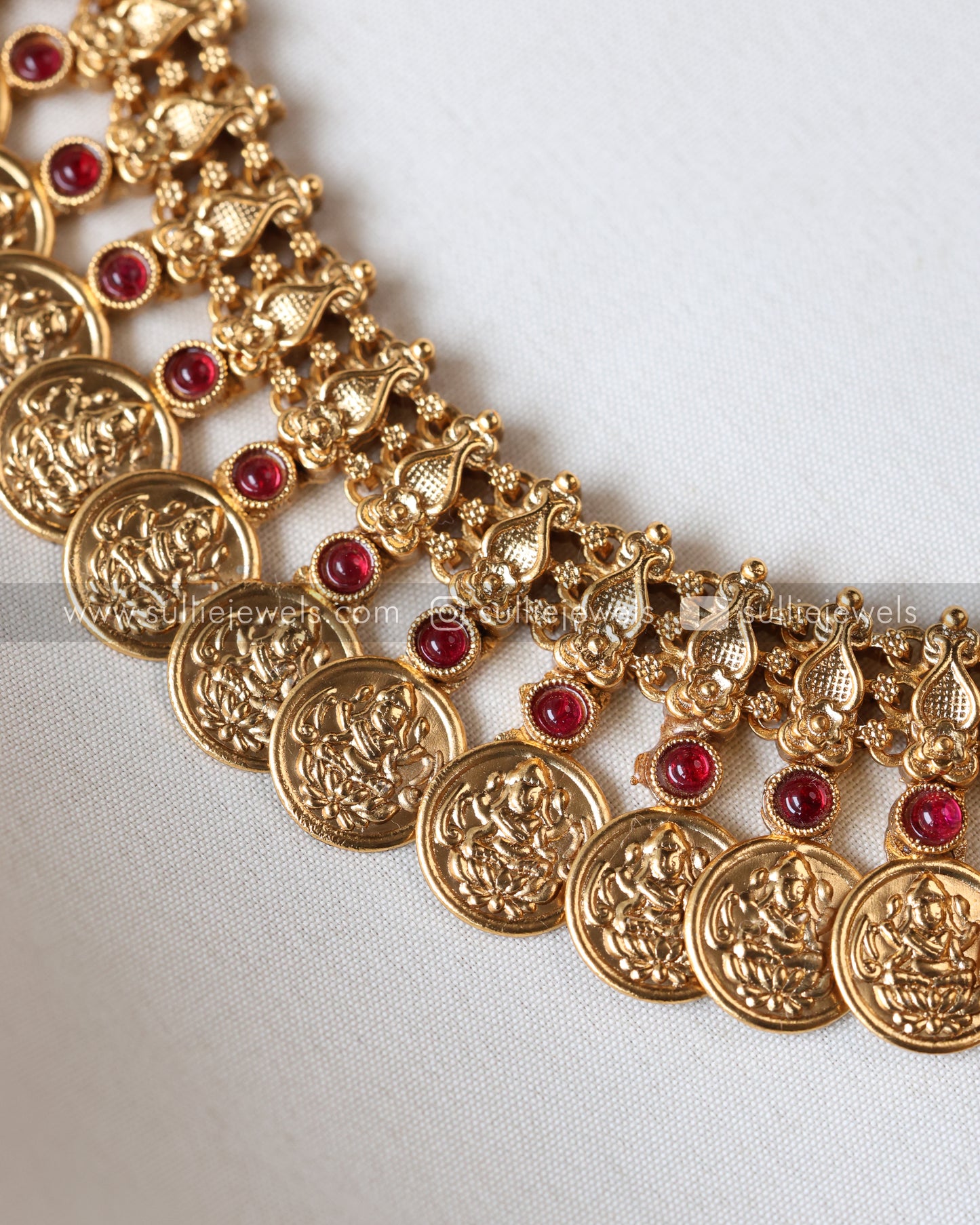Sullie Basic - Coin Traditional Ruby Necklace with Stud