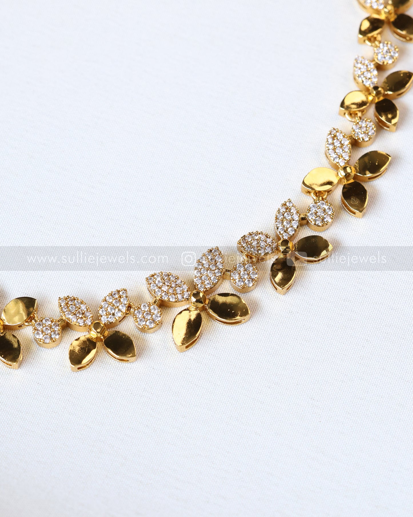 3703 - Diamond Gold Flower Necklace with Earrings
