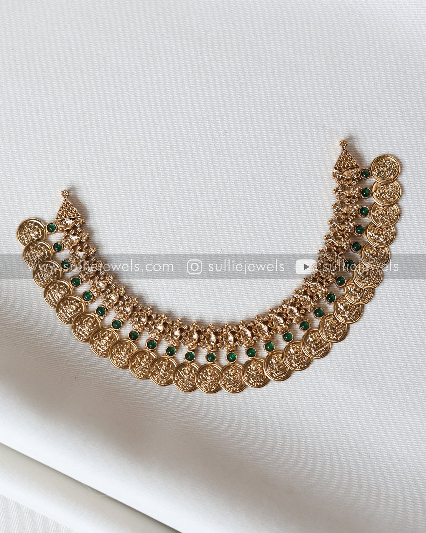 Sullie Basic - Coin Traditional Green Necklace with Stud