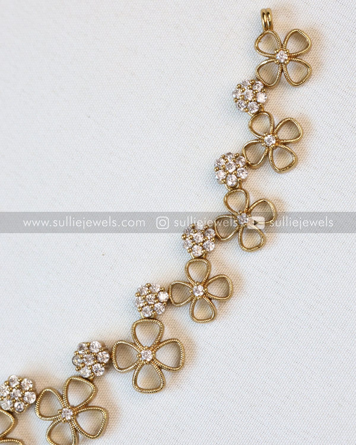 Gold Flower & Diamond Necklace with Earrings