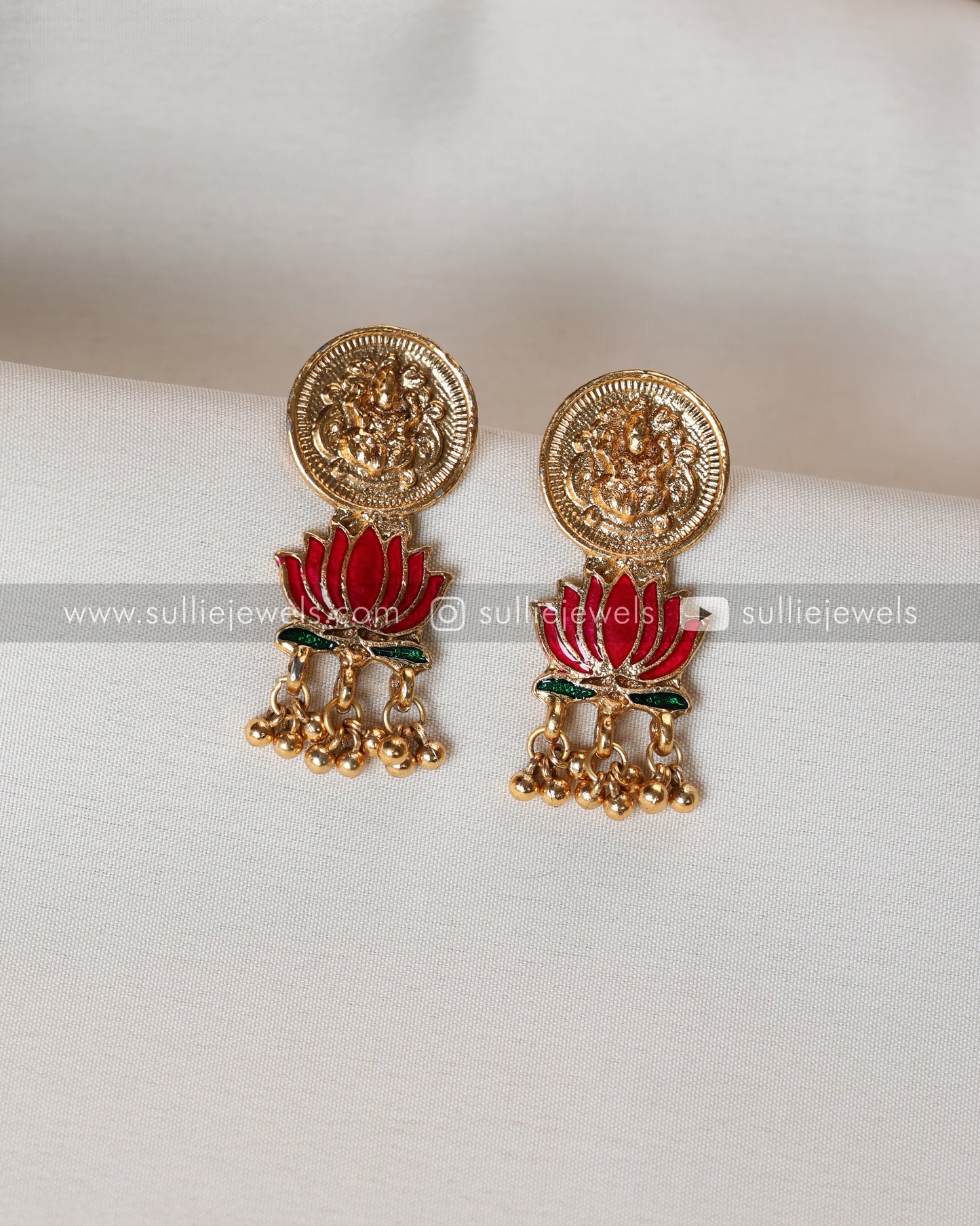 Sullie Basic - Lakshmi Coin Lotus Necklace with Earring
