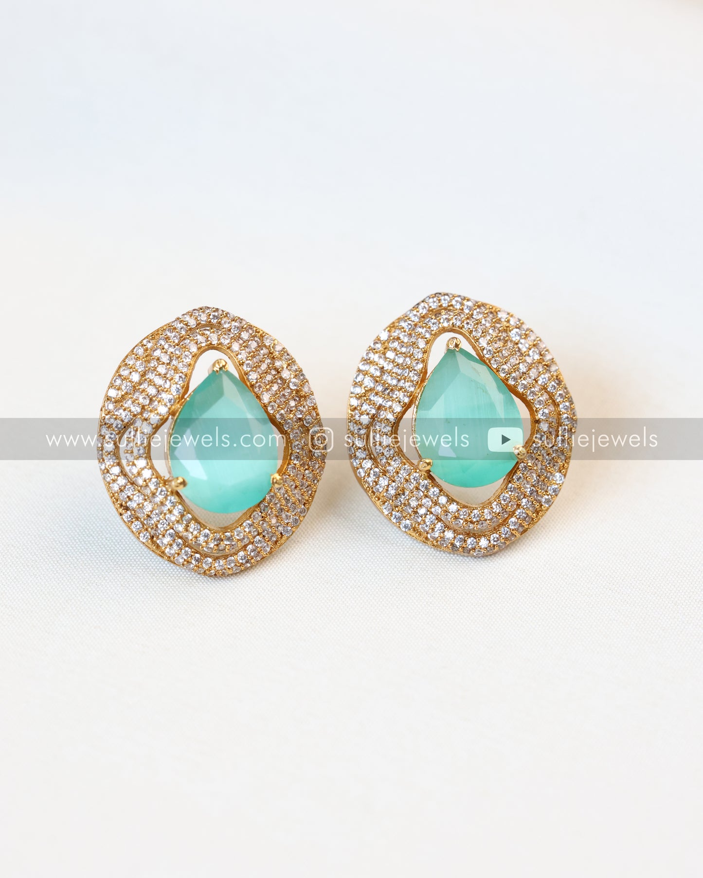 Teal Centre Stone Wavy AD Stud